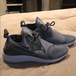 Nike women’s size 10. Lightweight gray